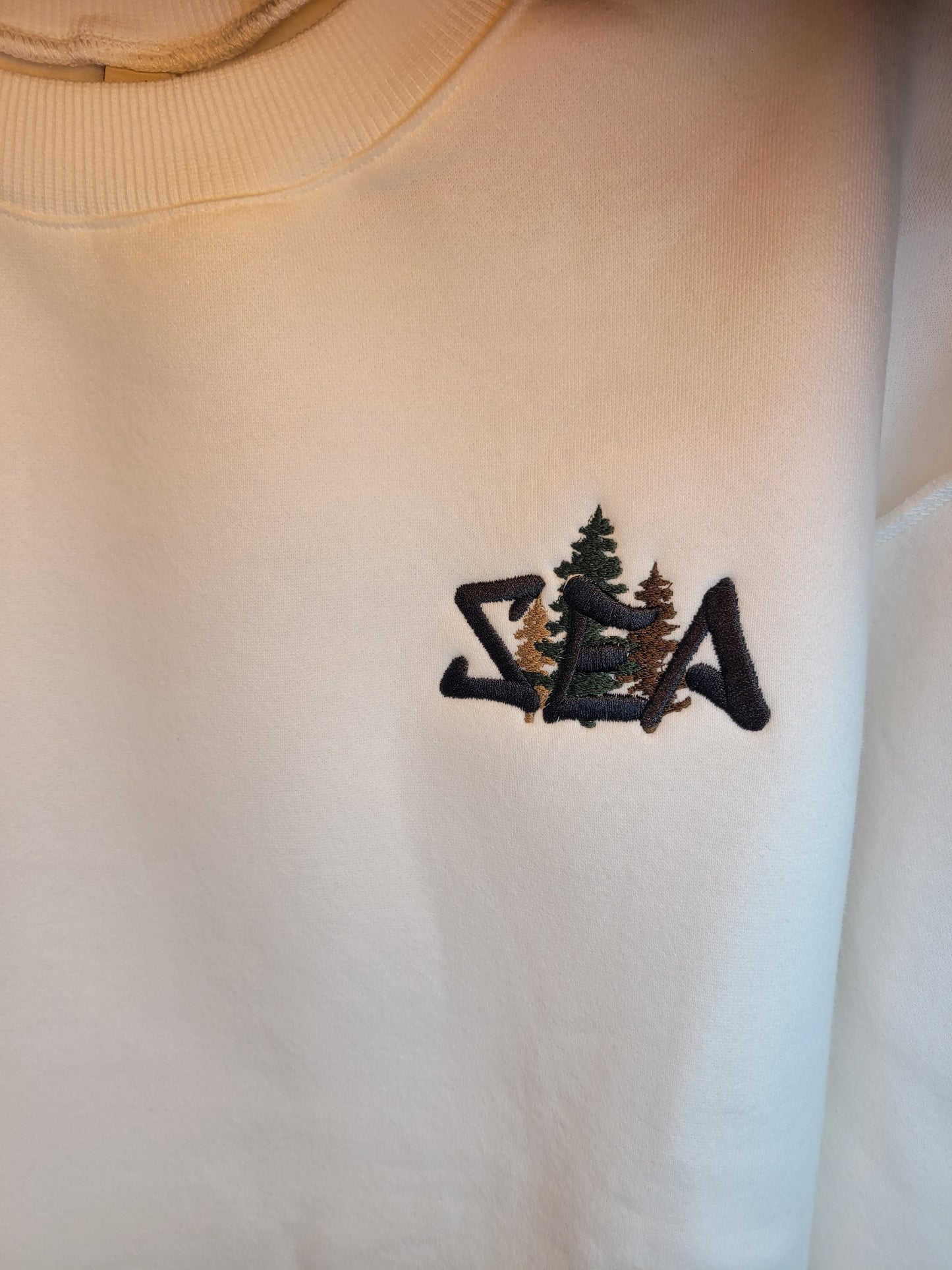 "SEA" White Pullover Cropped Top
